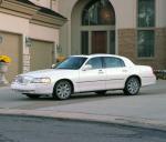Lincoln Town Car 2003 года